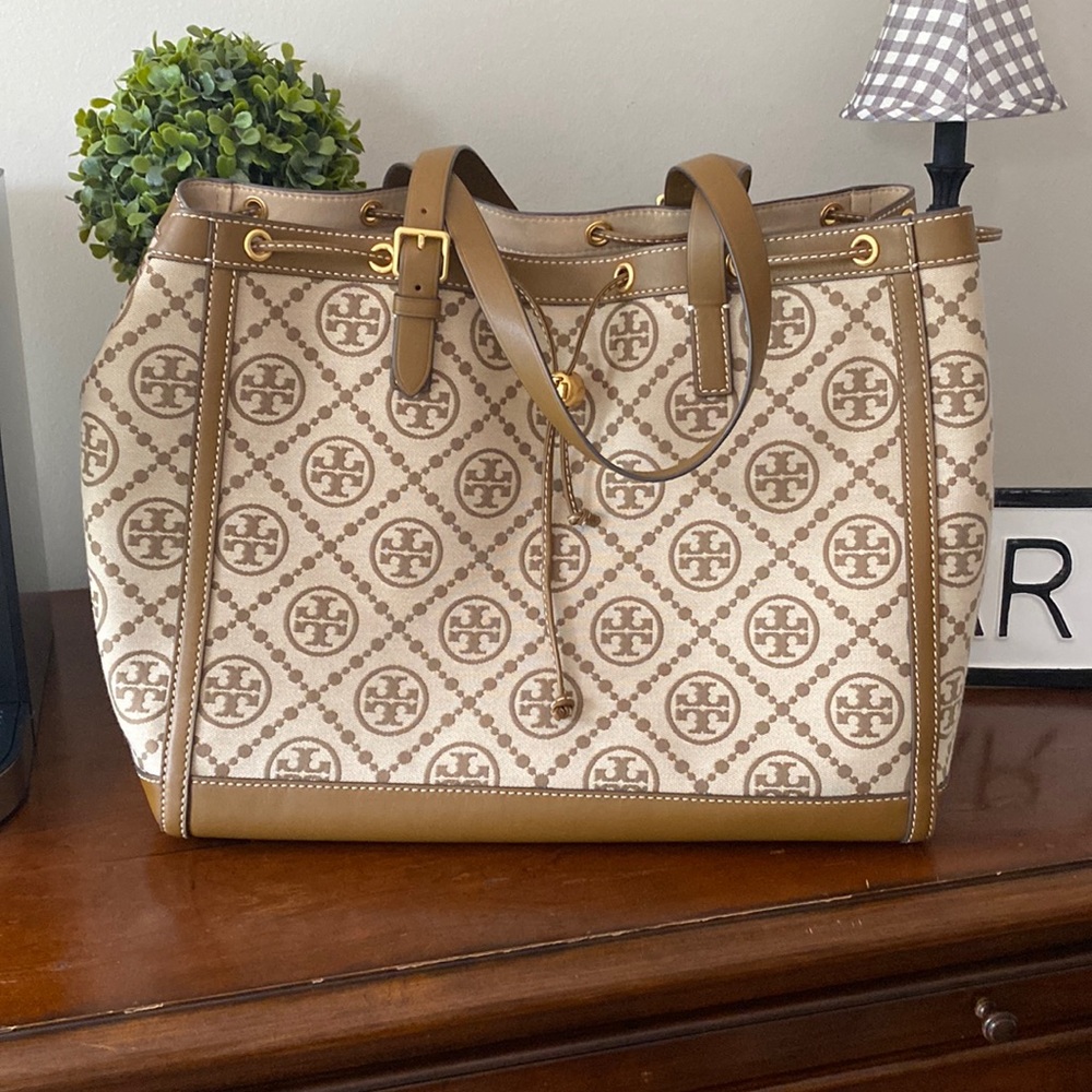 Tory Burch T MONOGRAM JACQUARD TOTE BAG